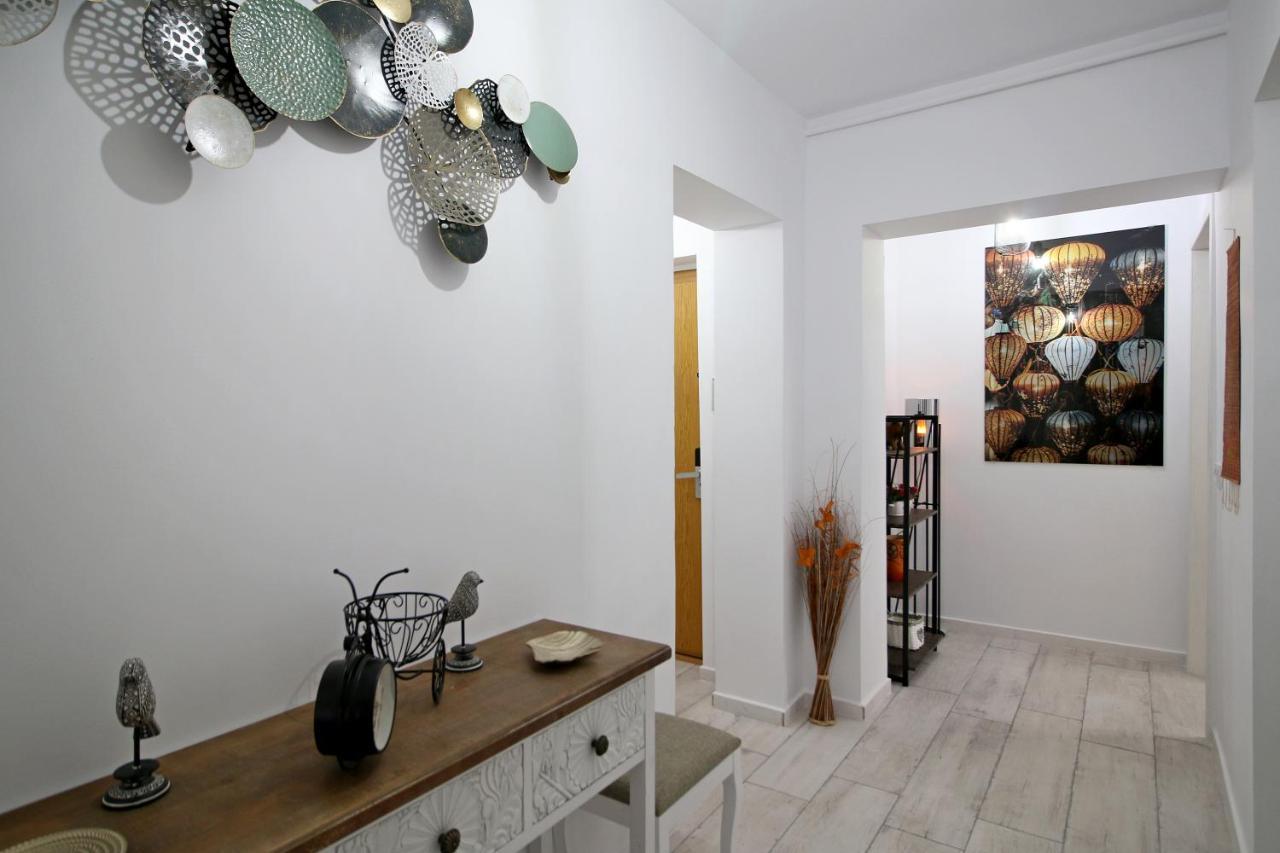 White Stone Apartment Sibiu Bagian luar foto