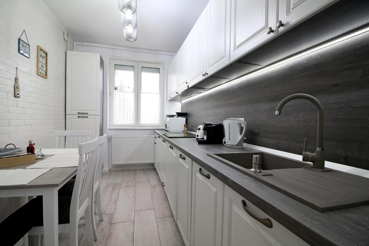White Stone Apartment Sibiu Bagian luar foto