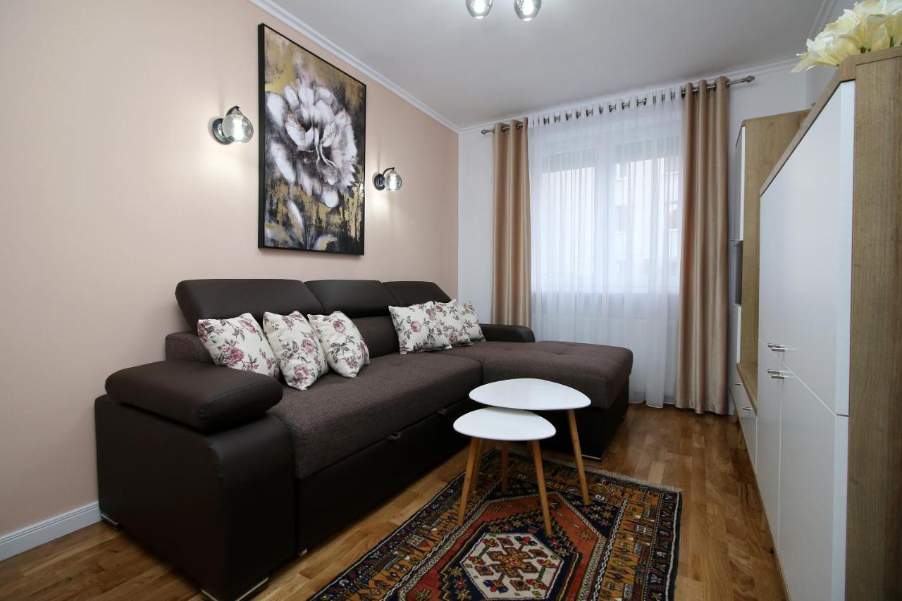 White Stone Apartment Sibiu Bagian luar foto
