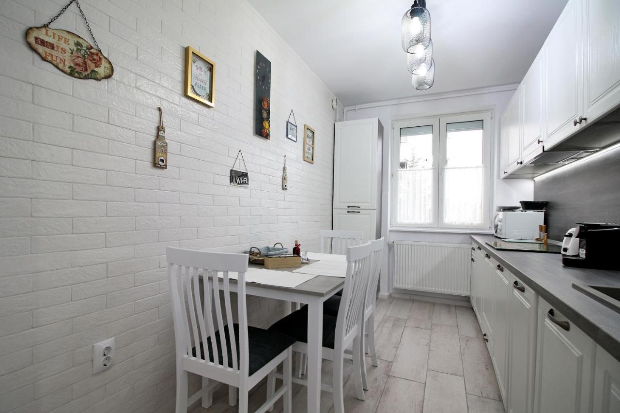 White Stone Apartment Sibiu Bagian luar foto