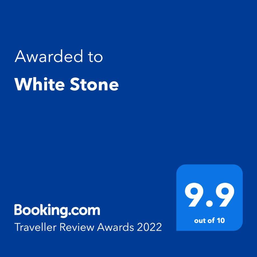 White Stone Apartment Sibiu Bagian luar foto